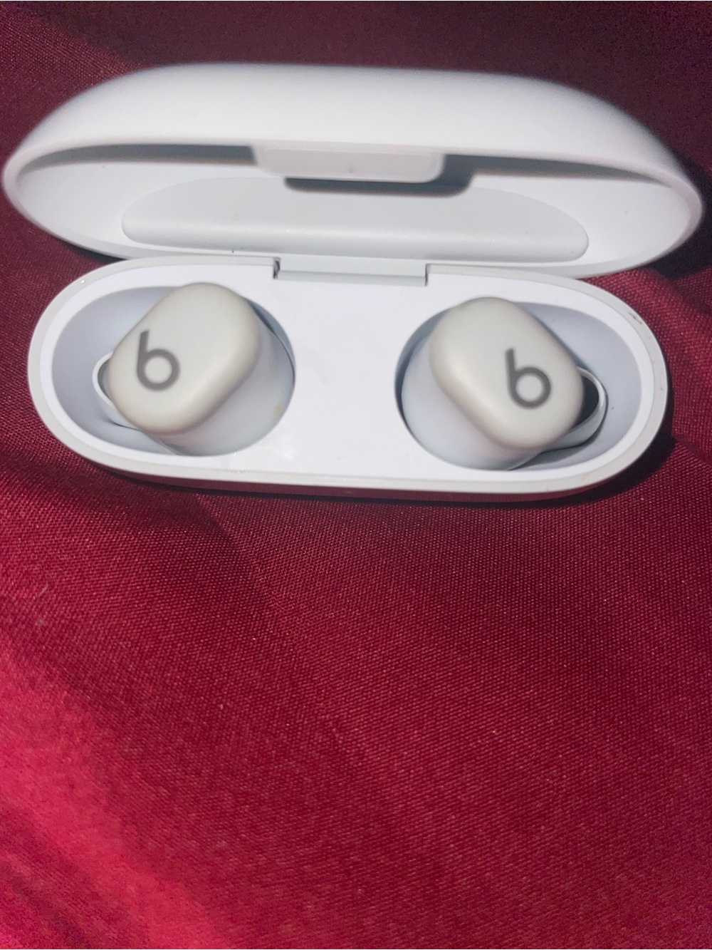 Beats by Dre True Wireless Earbuds in White with Charging Case